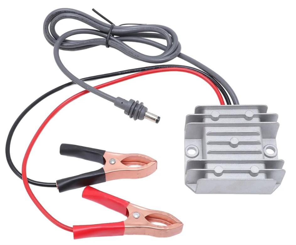 AMPLIFICADOR DE VOLTAJE CIGARRERA CABLE DE 3 MT CON CAIMANES